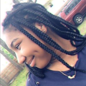 Meet your Posher, Kayla